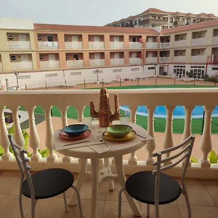 Carolina With Pool And Balcony! Costa Del Silencio